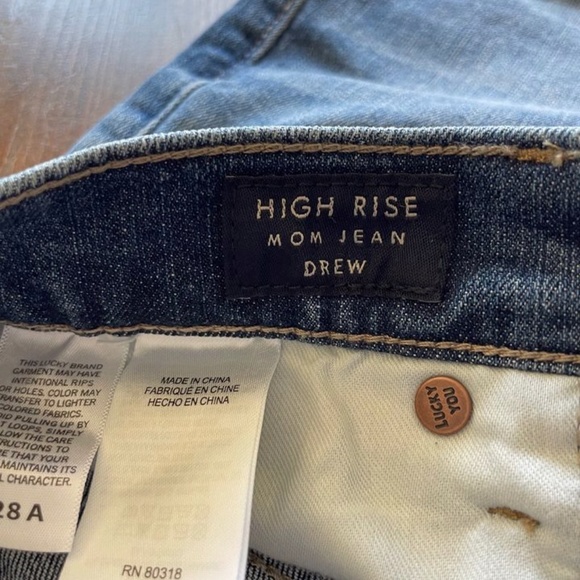 Lucky Brand High Rise Mom Jean Drew Size 6. Never Worn. - Picture 5 of 5